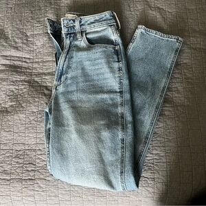 Hollister mom jean